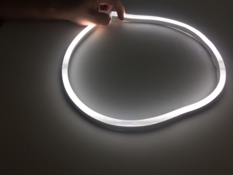 LED neon flexi světelná hadice 230V 92LED/m 7W/m studená bílá